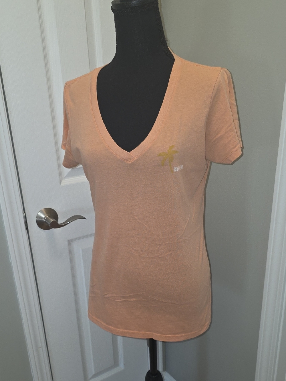Roxy Peach Short Sleeve V-Neck Tee with Palm Accent